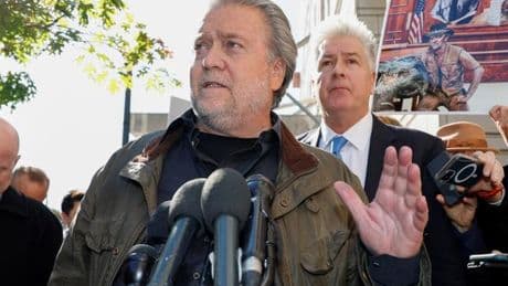 Steve Bannon ne veut plus “un seul étudiant étranger” aux États-Unis