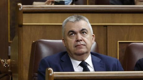 Santos Cerdán sigue como diputado un día después de anunciar su dimisión