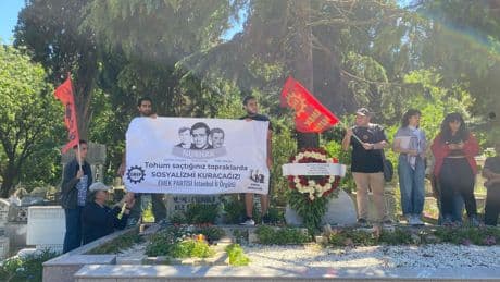 İstanbul'da Nurhak anması Sinan Cemgil'in mezarı başında yapıldı
