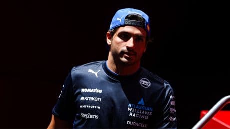 Carlos Sainz Jr. confiesa por qué no usa su Ferrari
