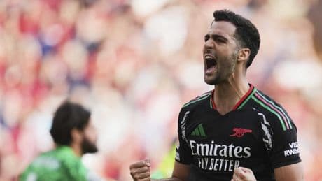 El mensaje de Mikel Merino a su gran valedor: "Eres una leyenda, muchas gracias"
