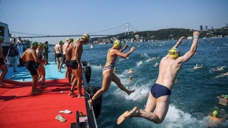 Wettkampf im Bosporus - Russischer Schwimmer spurlos verschwunden