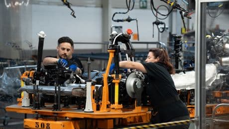 La producción industrial se disparó casi un 5% en junio por la energía y los bienes de equipo