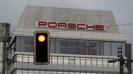 Porsche-Chef Oliver Blume kündigt weiteres Sparprogramm an