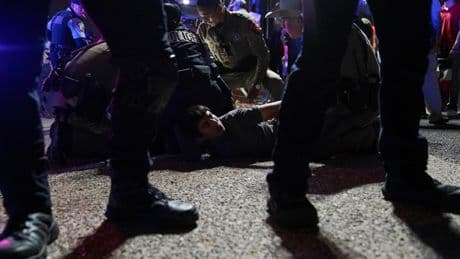El asesinato de una congresista y 2.000 protestas a lo largo de EEUU empañan el desfile militar de Donald Trump