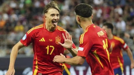 Punto de oro para España, a cuartos como primera de grupo