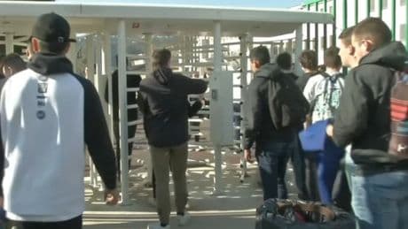 Attaque à Nantes: fouilles, portiques, reconnaissance faciale... Ces pistes évoquées pour renforcer la sécurité des écoles