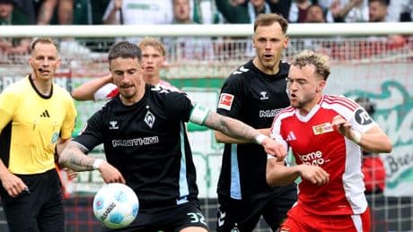 „Wir sind einfach zu dumm“ - Wut-Rede von Werder-Kapitän Friedl