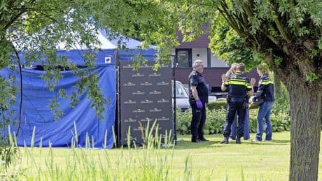 Ongeloof bij hotelgasten over dode op klaarlichte dag in Akersloot: ’Ligt hij daar nog onder?’