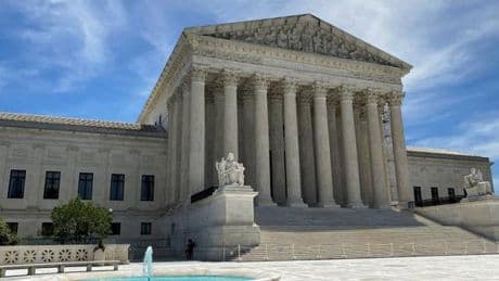 Etats-Unis : la Cour suprême ouvre la voie aux licenciements massifs de fonctionnaires voulus par Trump