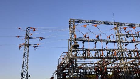 El apagón eléctrico obliga a desalojar estaciones de tren y de metro