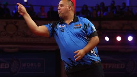 Jermaine Wattimena emotioneel na eerste PDC-titel: ’Ik heb er eindelijk één!’