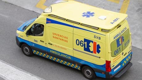 Dos personas heridas al salirse un coche de la vía en Lubre, Bergondo (A Coruña)