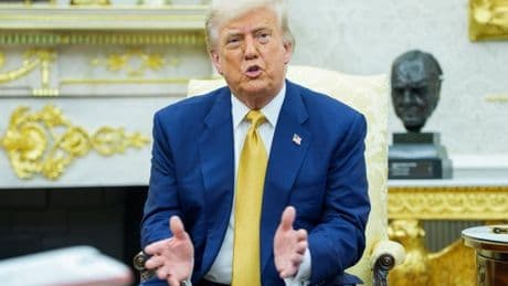 Trump aterriza en Escocia para promocionar sus resorts y estrechar lazos con el Reino Unido