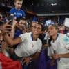Euro féminin 2025. « Elles ont un bon sens de l’humour » : l’ambiance détendue des Bleues séduit