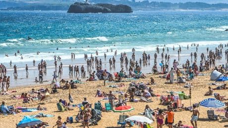 El turismo de españoles sigue en retroceso mientras se dispara el turismo de extranjeros