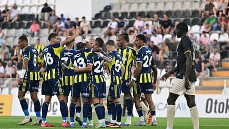 Fenerbahçe ilk hazırlık maçında Portimonense'yi 2 golle geçti!