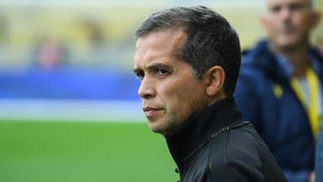Ligue 1 : l’entraîneur de Nantes, Luis Castro, gravement touché au genou ?