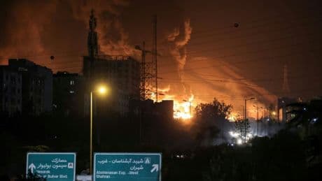 Israel bombardiert nach iranischen Raketenangriffen Ziele in Teheran