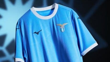 Lazio, la presentazione delle prime due maglie ispirate a Piazza del Campidoglio. Le immagini