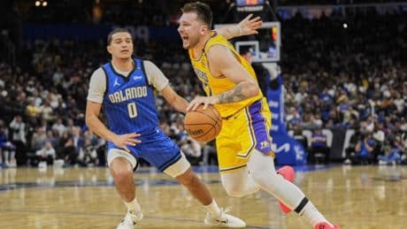 La magia de Doncic no evita la tercera derrota seguida de los Lakers