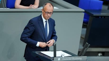 Erste Regierungserklärung: Genosse Friedrich spricht zum Volk – drei Lehren des Tages