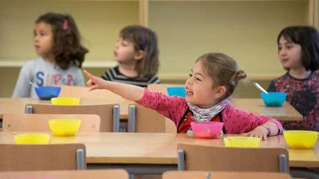 La dieta infantil se resiente en verano: casi el 60% de los niños no asiste a campamentos con comedor