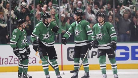 2 goals in 49 seconds sink Winnipeg Jets in controversial Game 3 loss to Stars