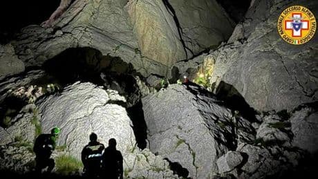 Gran Sasso, alpinisti feriti durante la scalata del Corno Piccolo: difficile intervento di recupero