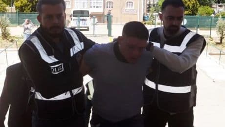Amasya'da annesini bıçaklayarak öldüren zanlı adliyeye sevk edildi