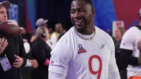 Jonnu Smith’s agent reveals Dolphins star’s ‘first choice’ in new twist to trade saga