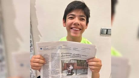Bruno, el niño con una enfermedad neurodegenerativa, logra cambiar de instituto e ir con sus amigos