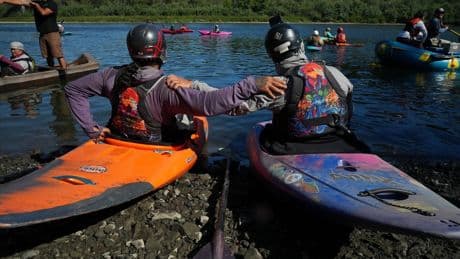Native American teens kayak major US river to celebrate removal of dams and return of salmon