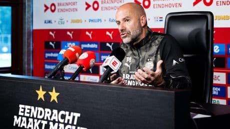 Peter Bosz (61) met PSV in gesprek over verlengen van contract: ’Ik heb het goed naar mijn zin’