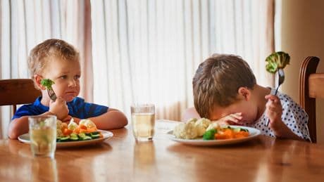 Esserziehung: Ihr Kind hasst Gemüse? So stimmen Sie es um