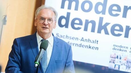 AfD will „Stolz-Pass“ einführen und Werbeslogan in #deutschdenken austauschen