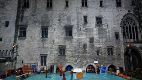Départ du numéro 2 du festival d'Avignon après des «accusations» de violences sexuelles