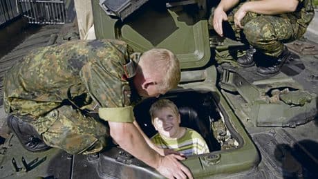 Veteranentag | Volksfest für die Kriegstüchtigkeit
