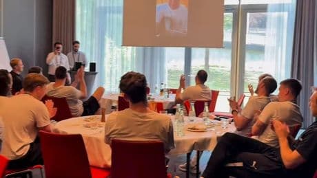 Champions-League-Glücksbringer - Füchse glühen mit diesem Musik-Star vor
