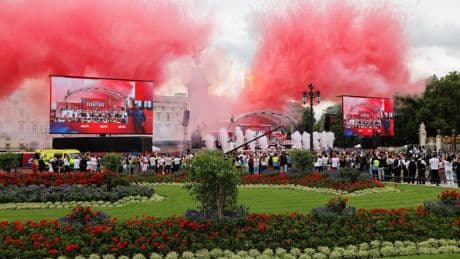 Londra'da coşkulu kutlama
