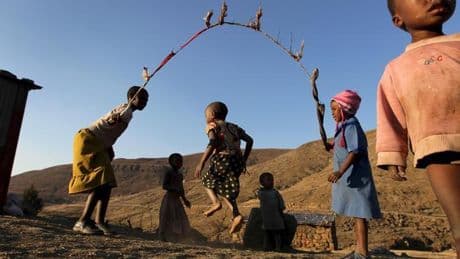 "Pánico" a retroceder una década en la lucha contra el VIH en África tras el fin de las ayudas de EEUU
