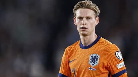 Frenkie de Jong zwijgt over zaakwaarnemer en nadert nieuw contract bij FC Barcelona: ’Dan kan ik Phillip inhalen’