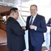 Russische buitenlandminister in Noord-Korea prijst “onoverwinnelijk broederschap” en waarschuwt VS tegen veiligheidsalliantie