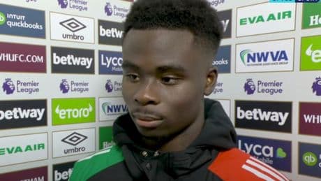 Bukayo Saka sent six-word message after Liverpool star taken to hospital with broken bone