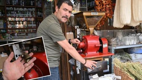 Eskişehir'de 50 yıldır esnaf bu yöntemi kullanıyor! Gören şaşıp kalıyor: 'İnsanları davet ediyoruz'
