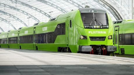 Le spécialiste allemand des bus Flixbus saute dans le TGV