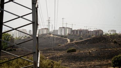 Las 24 horas de infierno de los desalojados por el incendio de Tres Cantos: "Era incontrolable, teníamos el fuego a 50 metros"