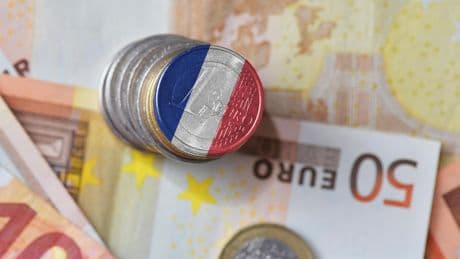 «Symboliquement, c’est une claque» : pourquoi la France paie-t-elle presque autant que l’Italie et la Grèce pour s’endetter ?