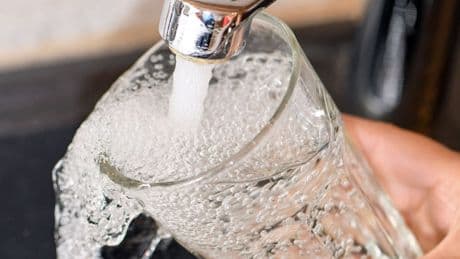 Bürger sollen es abkochen - Fahndung nach Keimen im Trinkwasser