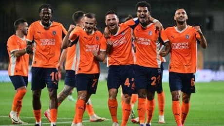 Başakşehir, Konferans Ligi'nde güle oynaya turladı